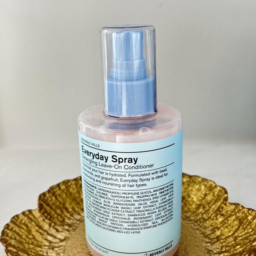 Everyday Leave-On Conditioning Spray — Light Blue & Pale Pink